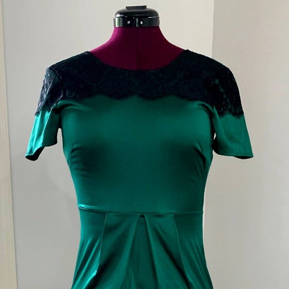 Emerald Green Dress With Half Lace Bodice - Picture 1 of 8